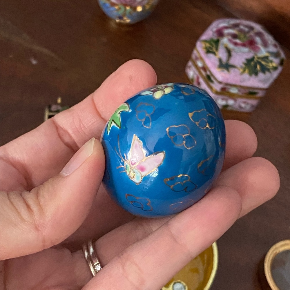 Small Trinket Collection Decor - Picture 7 of 13